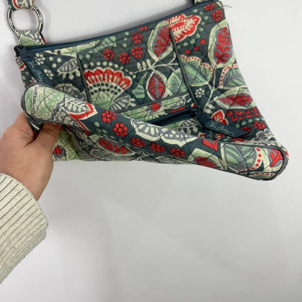 Vera Bradley Floral Crossbody Bag Adjustable Strap Travel Zip‎ Pocket Purse